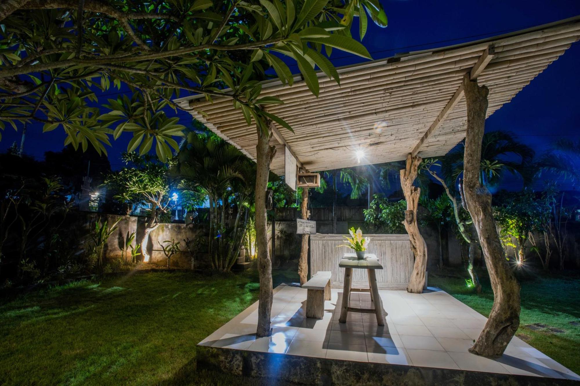 Jeje Fortis Guest House Nusa Lembongan Exterior photo